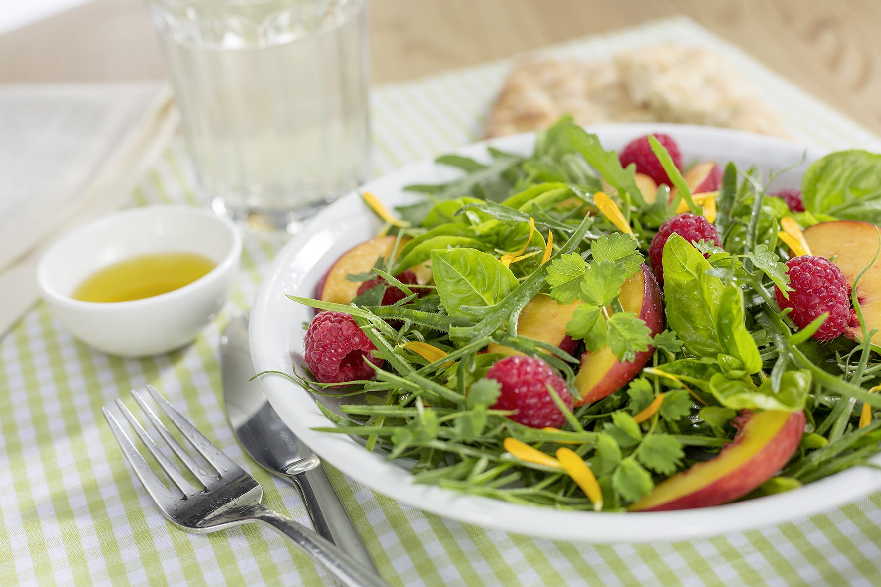 Aus Wildkräutern lässt sich ein leckerer Salat herstellen